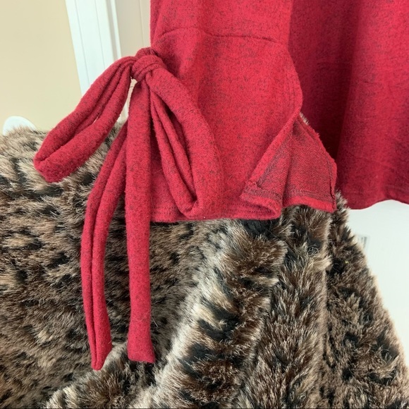 143 Story by Line Up V-Neck Sweater Cranberry Red - Picture 3 of 6